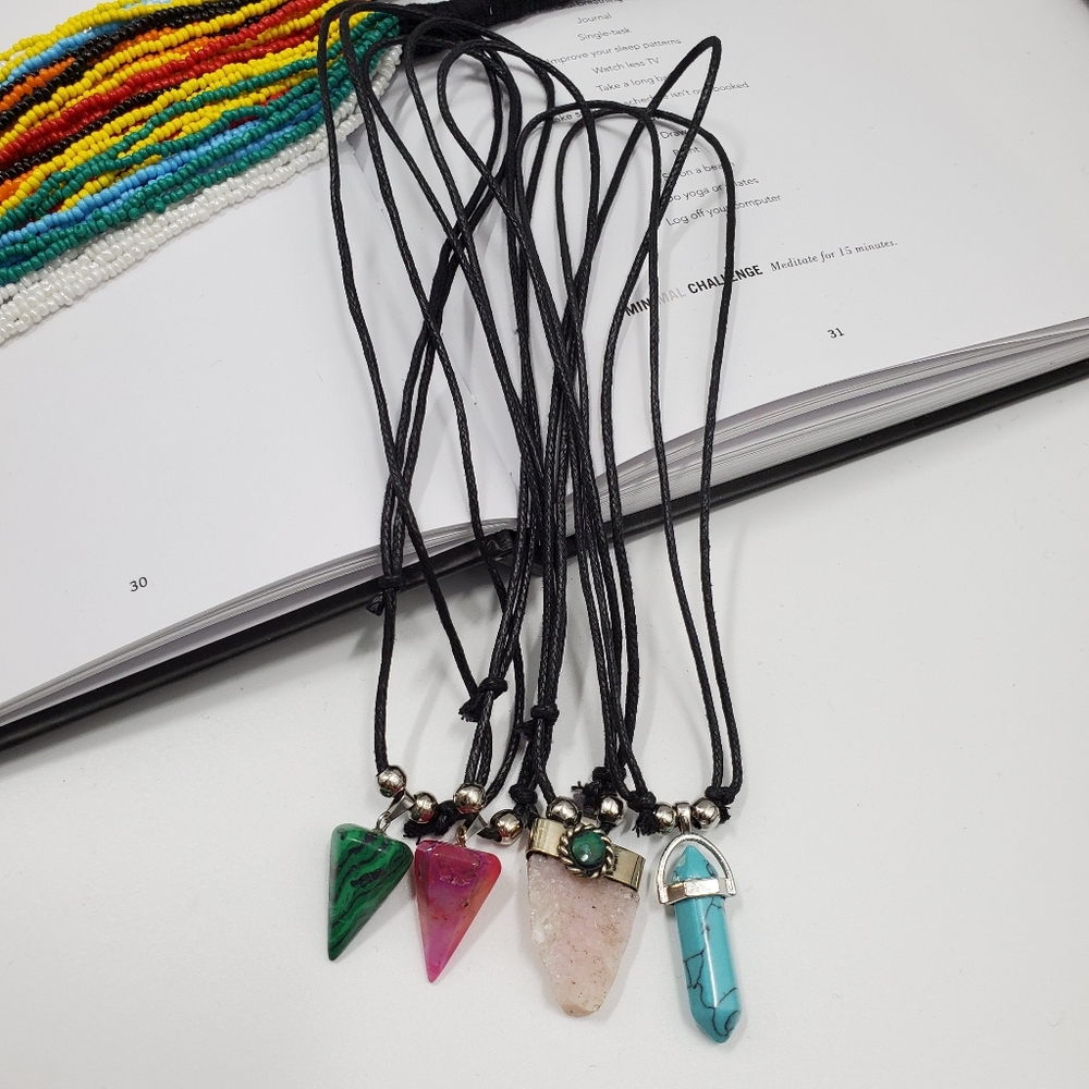 Dainty Stone Necklace Choker Boho Hand Crafted NEW - Picture 3 of 6